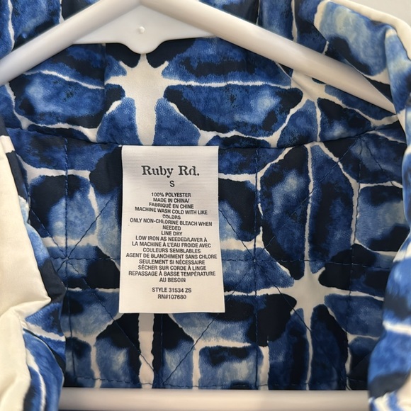 Ruby Rd lightly padded vest - Picture 3 of 4